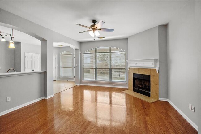 Building Photo - 757 Bent Wood Pl