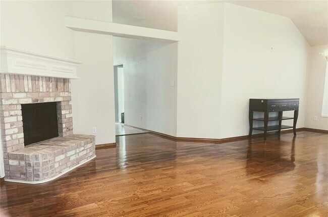Building Photo - 313 Foreston Dr
