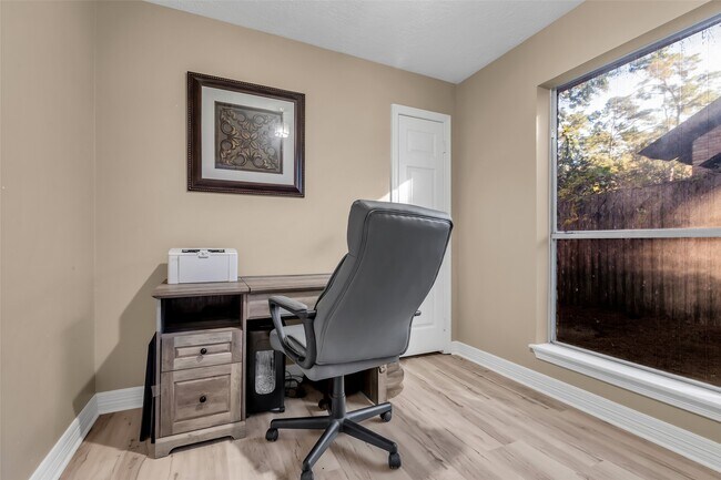 Building Photo - 24102 Northcrest Dr