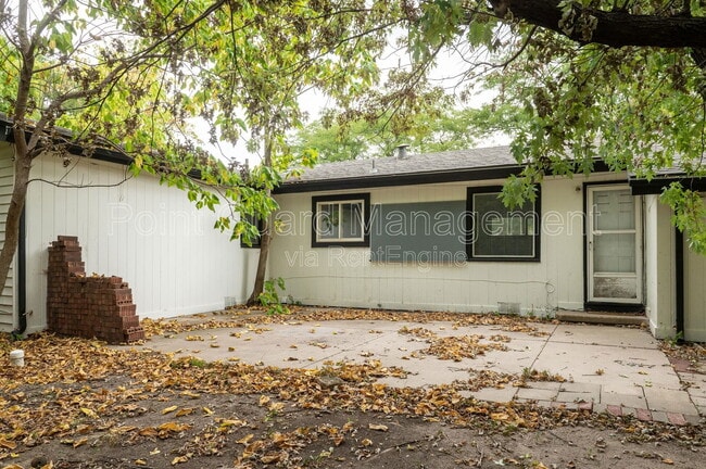 Building Photo - 1716 N Harvard Ave