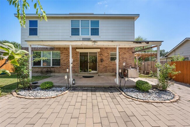 Building Photo - 14716 Lantern Dr