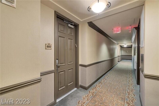 Building Photo - 2405 W Serene Ave