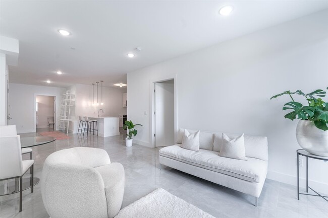 Building Photo - 8625 River Rd