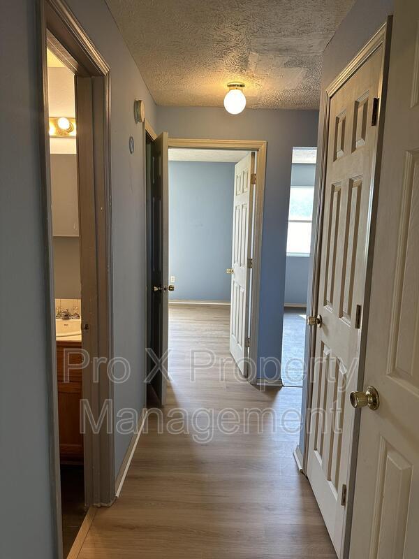 Building Photo - 121 Elm St