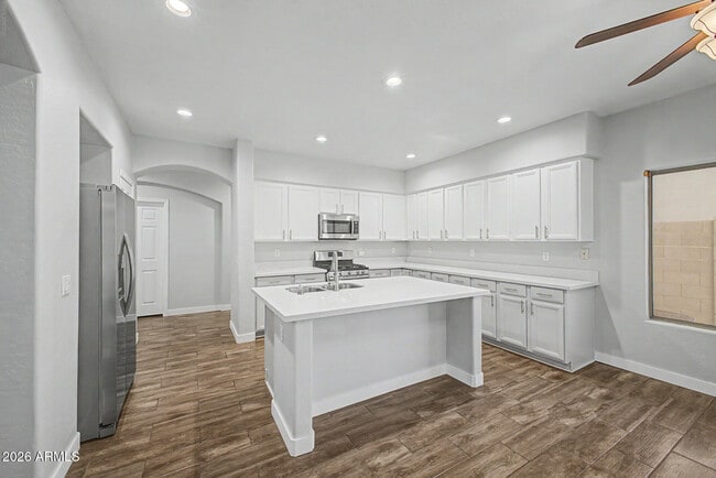 Building Photo - 17446 W Yavapai St