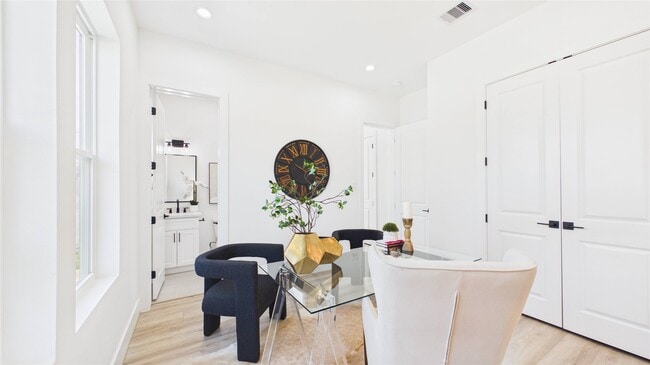 Building Photo - 2417 Harrington St