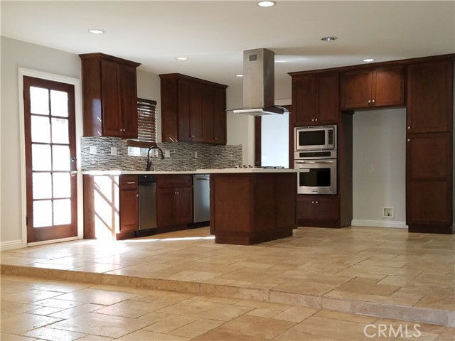 Building Photo - 424 E Riverview Ave