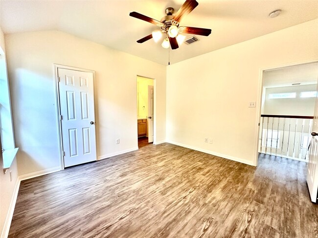 Building Photo - 25311 Clover Ranch Dr