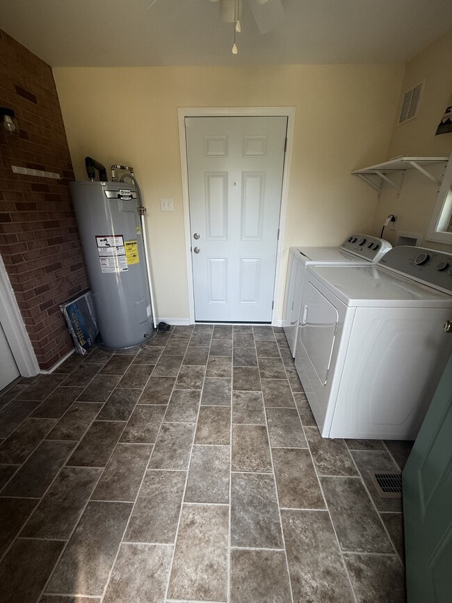 Building Photo - 8595 Benbow-Merrill Rd