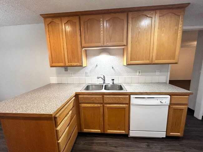 Building Photo - DW1217 - A