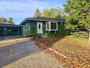 Building Photo - Beautiful 3 Bedroom/2.5 Bath in Lolo MT!