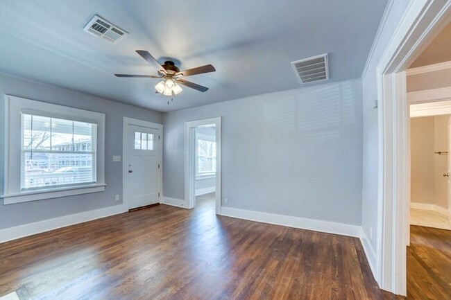 Building Photo - Classic Charm With All New Amenities 3/2 House!