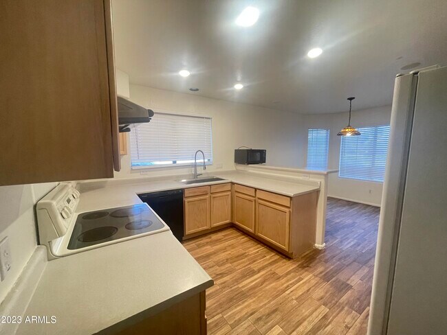 Building Photo - 3827 W Runion Dr