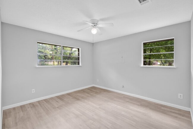 Building Photo - 3105 Scovel Ave