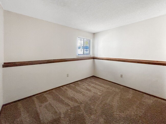 Building Photo - $0 DEPOSIT OPTION. CENTRALLY LOCATED 4 BEDROOM SPLIT LEVEL HOME IN WESTMINSTER!