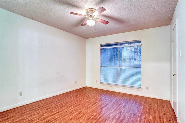 Building Photo - 106 Hughson Ct