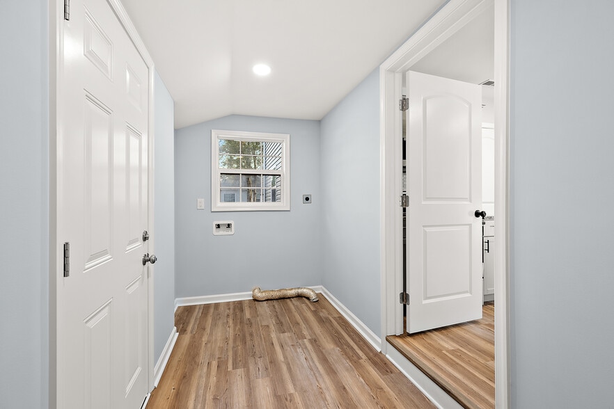 Building Photo - 1201 Tuscola Ave