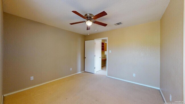 Building Photo - 117 Foxglove Pass