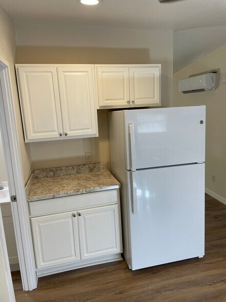 Kitchen - 243 Cobb St