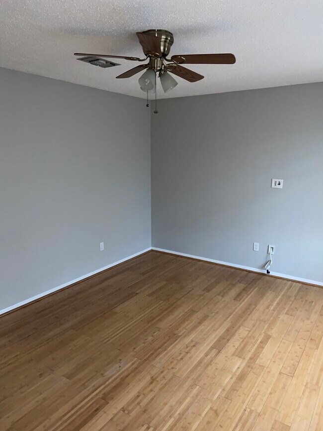Building Photo - 3072 Queenstown Rd Trussville, AL