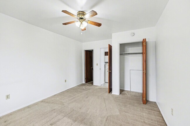 Building Photo - 6710-6720 Clearfied St