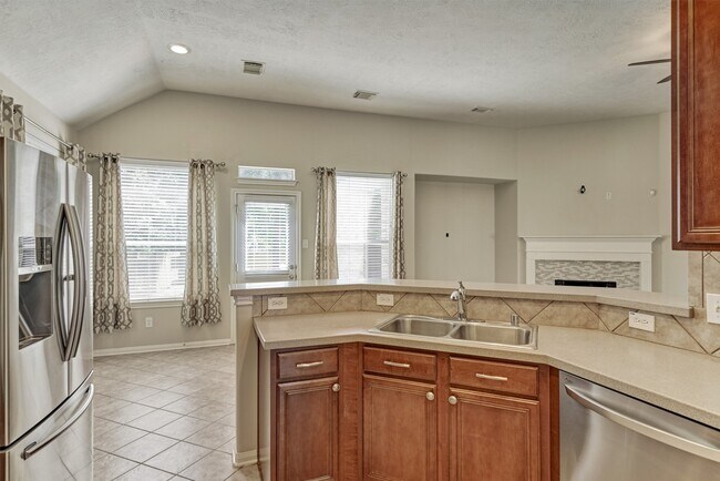 Building Photo - 126 S Regan Mead Cir
