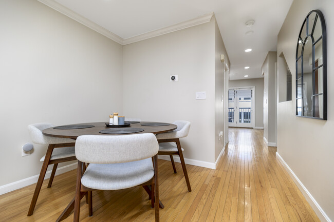Building Photo - 28 3rd St
