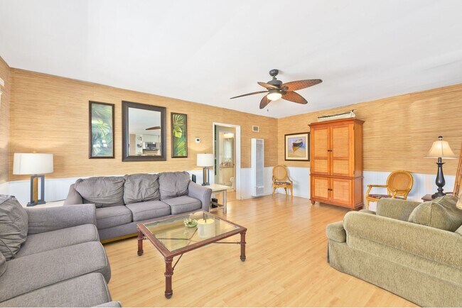 Building Photo - 1727 W Balboa Blvd