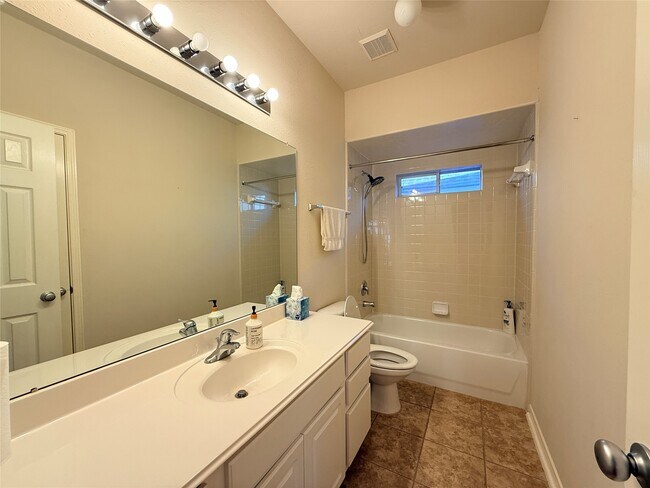 Building Photo - 410 Willow Pointe Dr