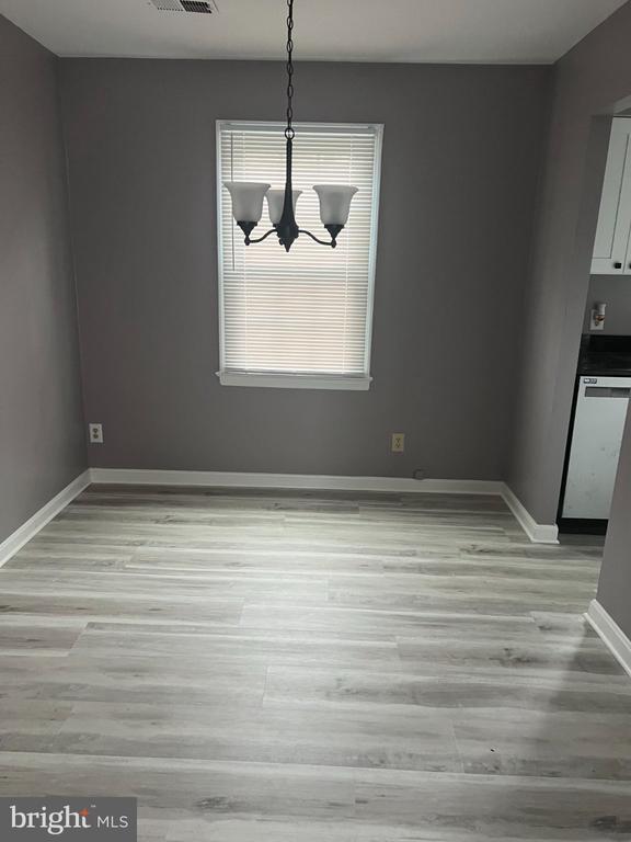 Building Photo - 7 Pear Tree Ln