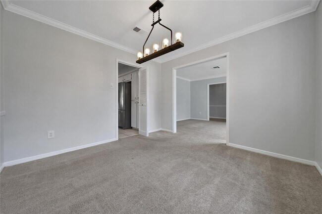 Building Photo - 1056 Martin St