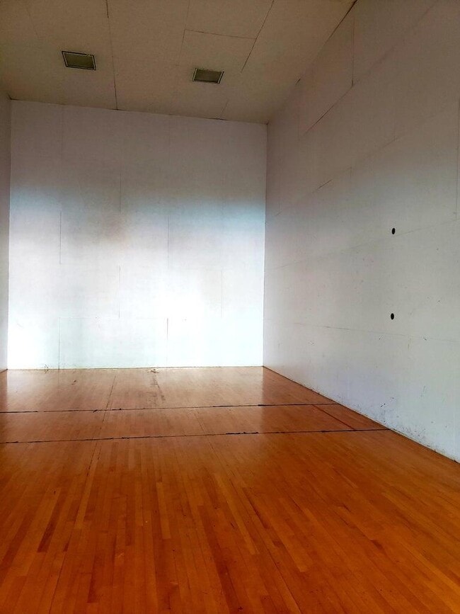 Building Photo - 13206 Glenmoor Dr