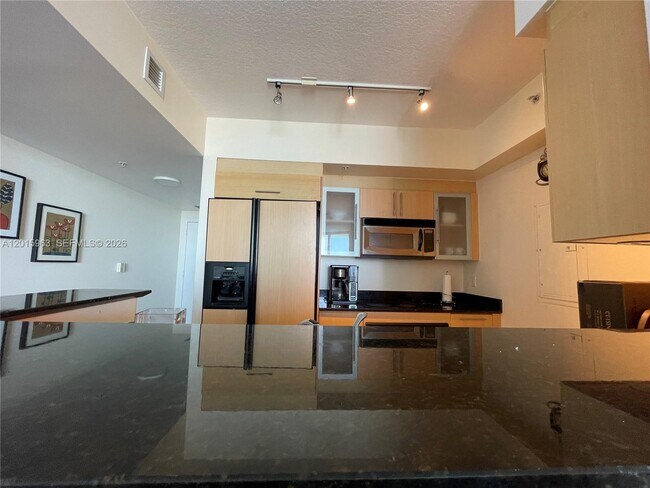 Building Photo - 335 S Biscayne Blvd