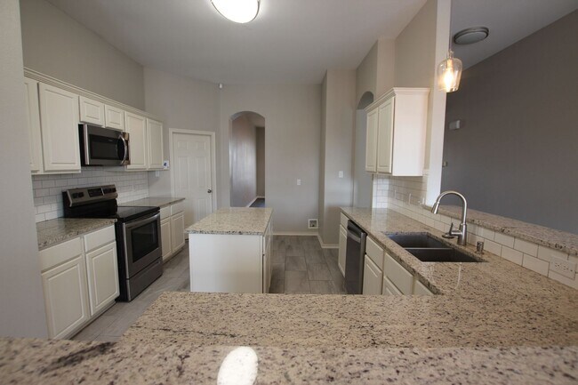 Building Photo - Stunning 3 bed 2 bath in Whitehouse ISD!
