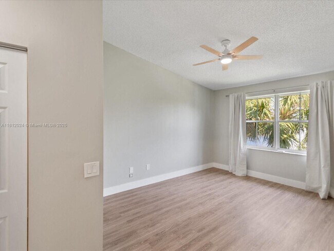Building Photo - 155 NW 96th Terrace