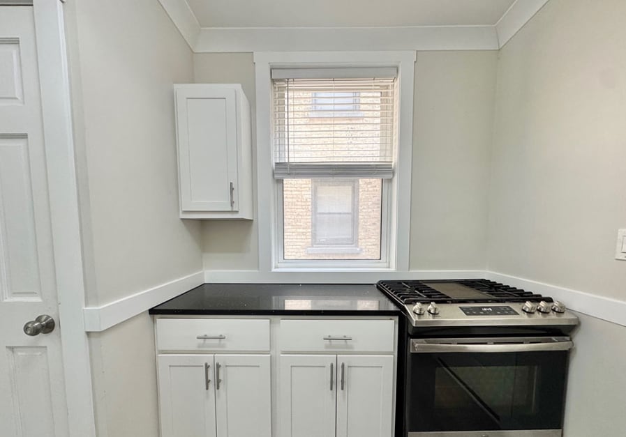 Building Photo - 1425 W Hutchinson St