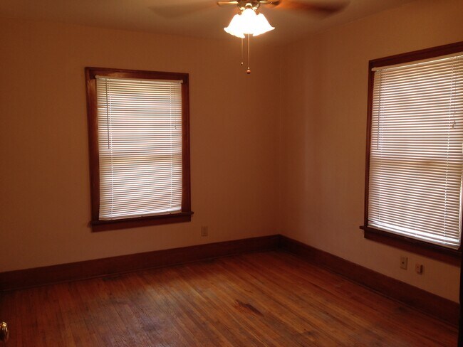 Building Photo - 523 Fairchild St