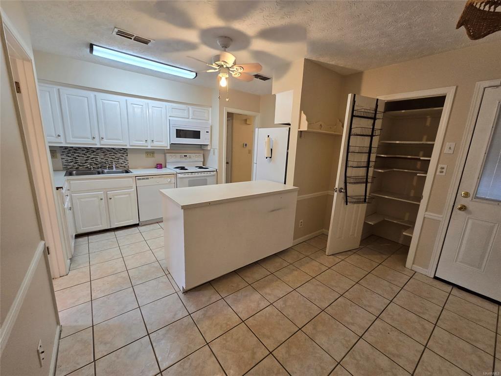 Building Photo - 1845 Young Farm Rd