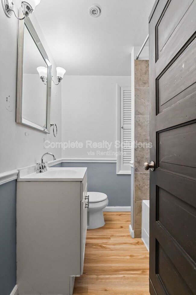 Building Photo - 409 Harrison Ave