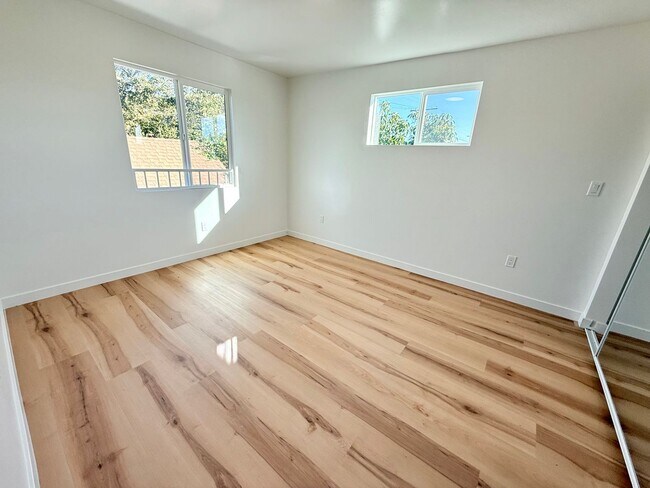 Building Photo - 2922 8th Ave