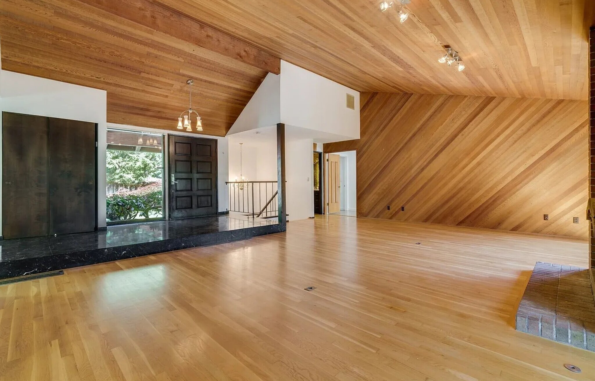 Building Photo - 6790 SW Raleighview Ct