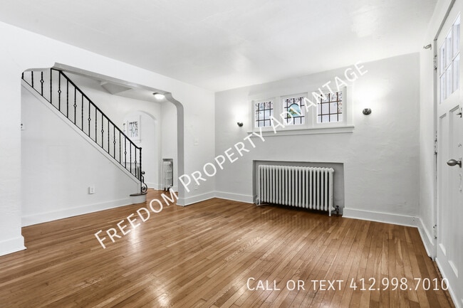 Building Photo - 755 Shady Dr E