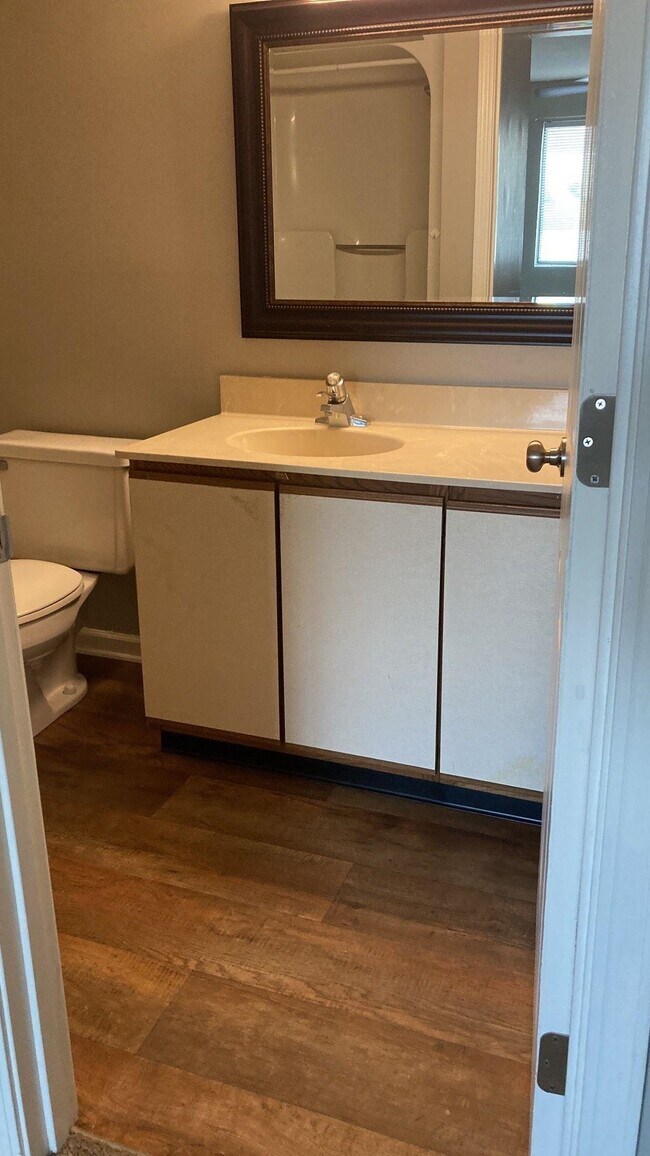 Building Photo - 1010 Blue Ridge Dr