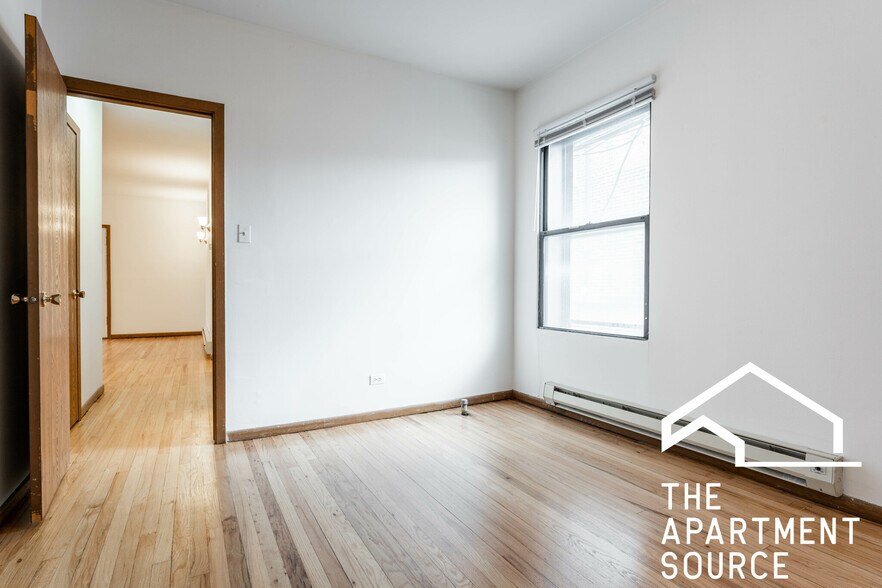 Building Photo - 621 W Melrose St