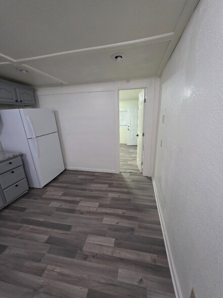 Building Photo - 9208 Park St