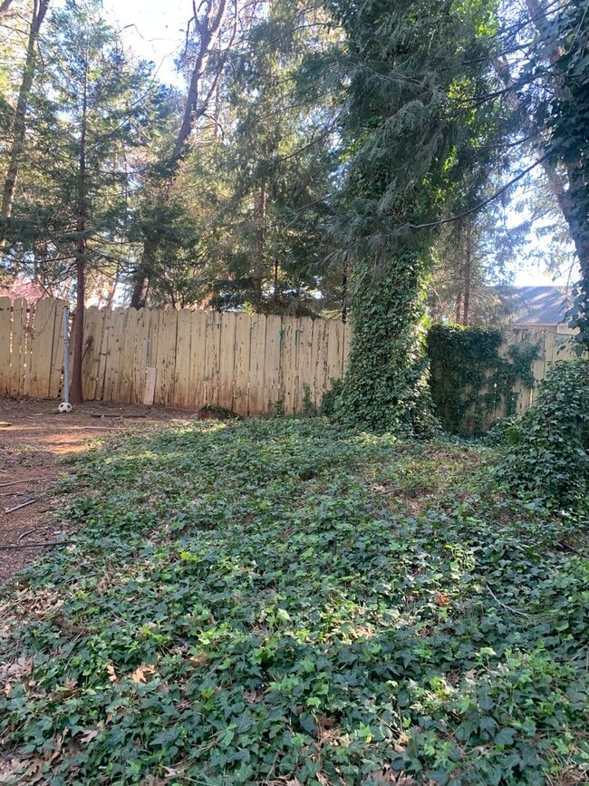 Building Photo - 2 Bedroom one bath Manufactured home on Cul De Sac