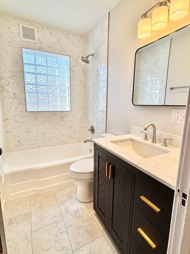 Building Photo - Spacious 3 Bedroom in Reidsville with an Office- Newly Renovated - Lawncare Included!