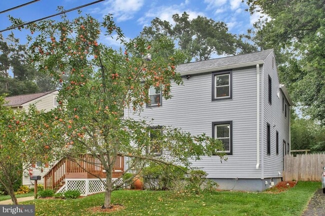 Building Photo - 509 Denham Rd