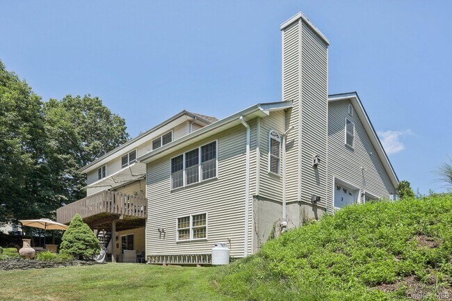 Building Photo - 4 Deer Run