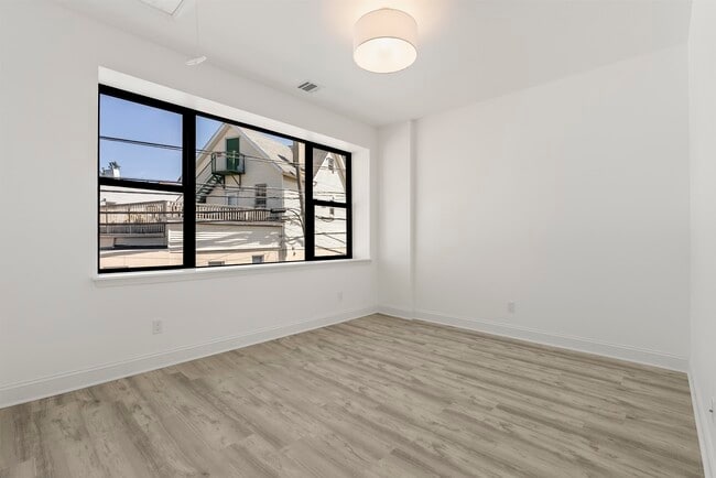 Building Photo - 3709 Liberty Ave